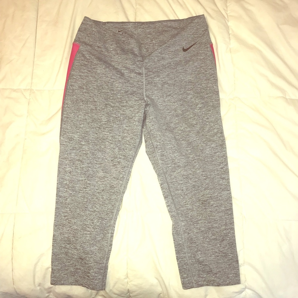Nike Large Cropped Legging